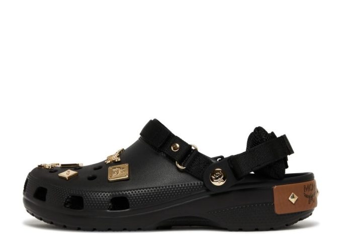 Mini riñonera MCM x Classic Clog, color negro