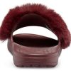 Pantuflas Crocs (WMNS) color vino tinto 205968-60U