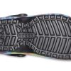 Pantuflas deportivas Crocs Classic Tie Dye para mantener el calor y la comodidad, unisex, moradas y rojas 206341-988