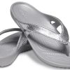 Pantuflas deportivas minimalistas y acogedoras Crocs Kadee II unisex plateadas 207314-040 Pantuflas deportivas minimalistas y acogedoras Crocs Kadee II unisex plateadas 207314-040