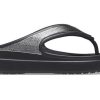 Pantuflas negras de suela gruesa Crocs (WMNS) 206919-001