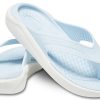 Pantuflas unisex Crocs LiteRide Beach Cozy y elegantes en azul claro 205182-4KA