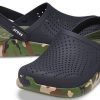 Sandalias clásicas con estampado de zapatos Crocs LiteRide unisex negras 206491-0C4