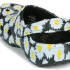 Sandalias Crocs Classic Clo Daisy con estampado completo unisex, color negro, 206375-0ZI