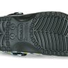 Sandalias Crocs Classic Clo Daisy con estampado completo unisex, color negro, 206375-0ZI