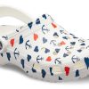 Sandalias Crocs Classic Clog con estampado blanco y azul 206053-94S