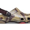 Sandalias Crocs Classic Clog Desert Camouflage Beach unisex, color negro y marrón, 207305-088