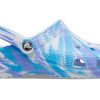Sandalias Crocs Classic Clog Marble Beach Sports unisex blancas y azules (206867-1FK)