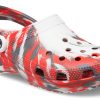 Sandalias Crocs Classic Clog Marble Beach Sports unisex, color rojo y blanco, 206867-884