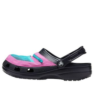 Sandalias Crocs Classic Clog Pocket, color negro y rosa 206612-0I8