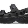Sandalias Crocs Skyline con tachuelas para mujer, color negro, 209025-001