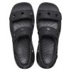 Sandalias Crocs Skyline con tachuelas para mujer, color negro, 209025-001