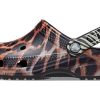 Sandalias de playa Crocs Classic Animal unisex negras 207840-0ZR