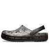 Sandalias de playa Crocs Classic Clog con estampado de camuflaje negro 205579-0DY