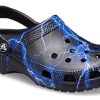 Sandalias negras con diseño de zuecos clásicos de Crocs 206565-066