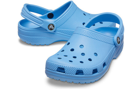 Sandalias unisex de playa tipo zueco Crocs Classic en color azul 10001-4TB