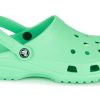 Zapatillas deportivas Crocs Classic Outdoor Flat Heel, color verde, 10001-3U3