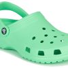 Zapatillas deportivas Crocs Classic Outdoor Flat Heel, color verde, 10001-3U3