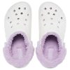 Zueco Crocs Classic Baya con forro de felpa y tiras, color blanco lila, 206633-577