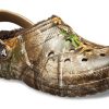 Zueco Crocs Classic con forro Realtree Edge, color marrón, 205377-280