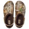 Zueco Crocs Classic con forro Realtree Edge, color marrón, 205377-280