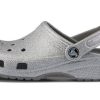 Zuecos clásicos Crocs (mujeres) Sandalias plateadas Crocs 205942-040 Zuecos clásicos Crocs (mujeres) Sandalias plateadas Crocs 205942-040