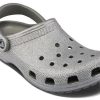Zuecos clásicos Crocs (mujeres) Sandalias plateadas Crocs 205942-040 Zuecos clásicos Crocs (mujeres) Sandalias plateadas Crocs 205942-040
