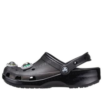 Zuecos clásicos ingleses Crocs x Ron «Area 54 – Negro» 208134-001
