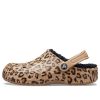 Zuecos con forro y estampado de leopardo Crocs Baya 205975-98R