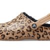 Zuecos con forro y estampado de leopardo Crocs Baya 205975-98R