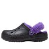 Zuecos Crocs Baya con forro de felpa y correa «Negro Morado» 20663309V