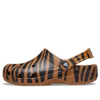 Zuecos Crocs Classic con estampado animal, sandalias de playa con rayas de tigre amarillas 206676-2ZF