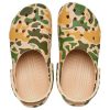 Zuecos Crocs Classic con estampado de camuflaje «Verde caqui» 206454-2Y6