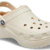 Zuecos Crocs Classic con plataforma y forro «Bone» 207938-2Y2