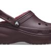 Zuecos Crocs Classic con plataforma y forro para mujer, color cereza oscuro, 207938-6WD