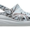 Zuecos Crocs Classic Crush Disco para mujer, color azul claro, 208121-0ZT