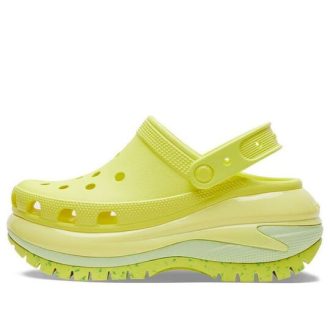 Zuecos Crocs Classic Crush para mujer, color verde fluorescente, 207988-76M