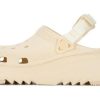 Zuecos Crocs Classic Hiker Xscape «Vainilla» 208365-108