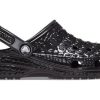 Zuecos Crocs Classic Metallic Crocskin «Negro» 209093-040