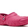Zuecos Crocs Classic Overpuff con forro «Dragon Fruit»