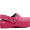 Zuecos Crocs Classic Overpuff con forro «Dragon Fruit»