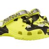Zuecos Crocs x MCM con estampado de camuflaje «Amarillo neón» MEXCSMM27YN